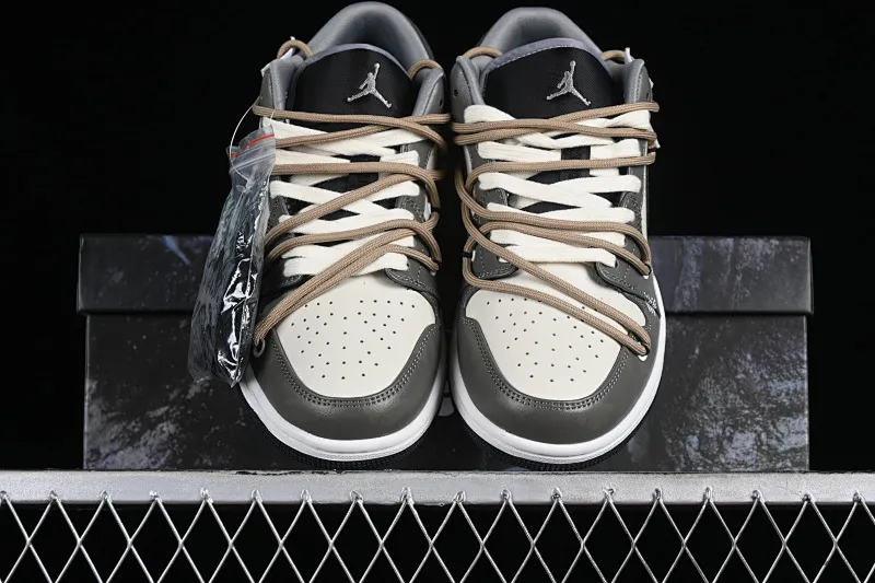 All categories Air Jordan Jordan series basketball shoes Air Jordan 1 Low High-end customized low-top sneakers Air Jordan 1 Low AJ1 Joe 1 customized model Panda Prank Jungle Crossing Green Field Floating Abyss Low-top cultural and casual sneakers 553558-040
